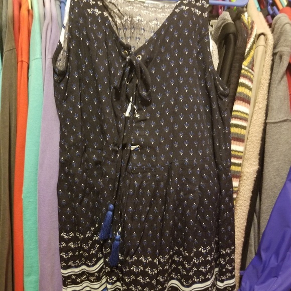 Boutique Dresses - Picture 4 of 4